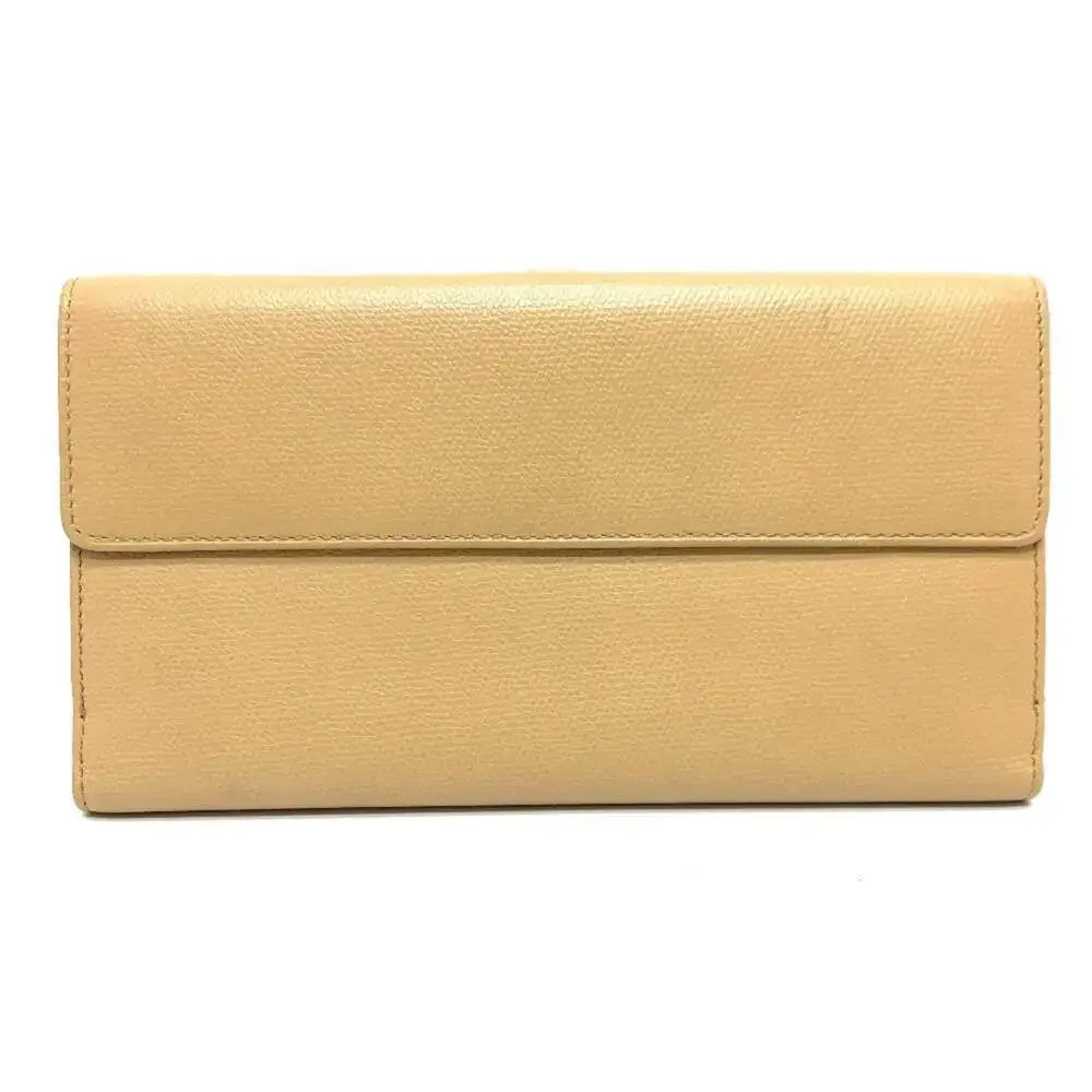 CHANEL Authentic Cream Leather Wallet